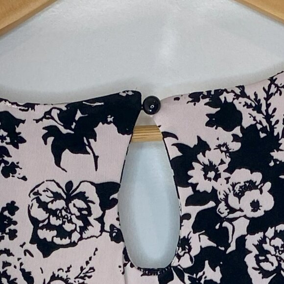 Ricki's - Printed & Textured , Sleeveless top, peplum-style, Black/Rose - Size L - Picture 8 of 10